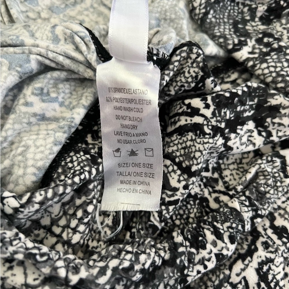 Python Print Leggings - Picture 4 of 4